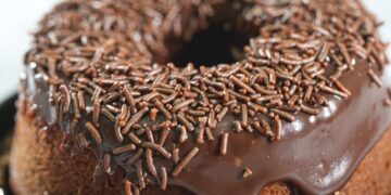 Bolo de Chocolate com Calda de Brigadeiro